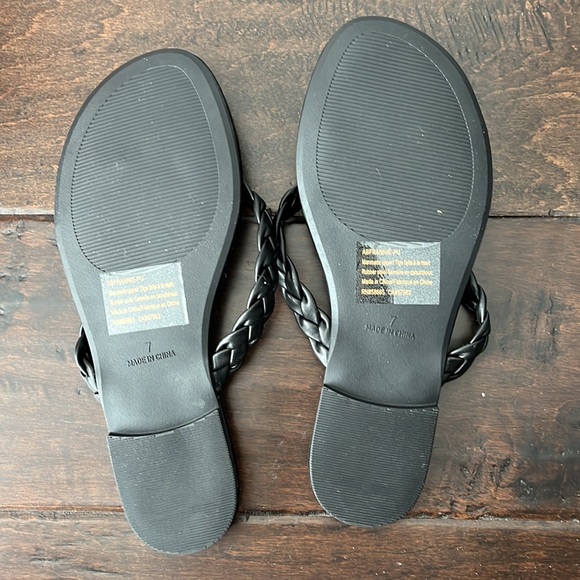 2 Pairs Braided Sandals - Picture 5 of 5